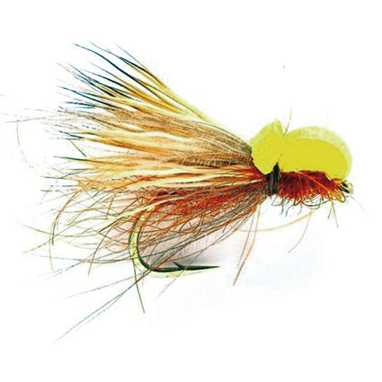 Balloon Caddis Trockenfliege mit rotbraunem Körper, braun-goldenem Haarflügel und gelber Schaumstoff-Sichthilfe